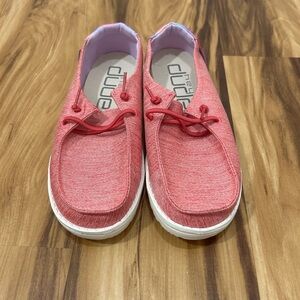 Kids hey dude size 3